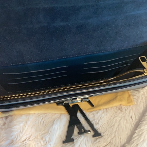 Louis Vuitton clutch - Picture 9 of 10